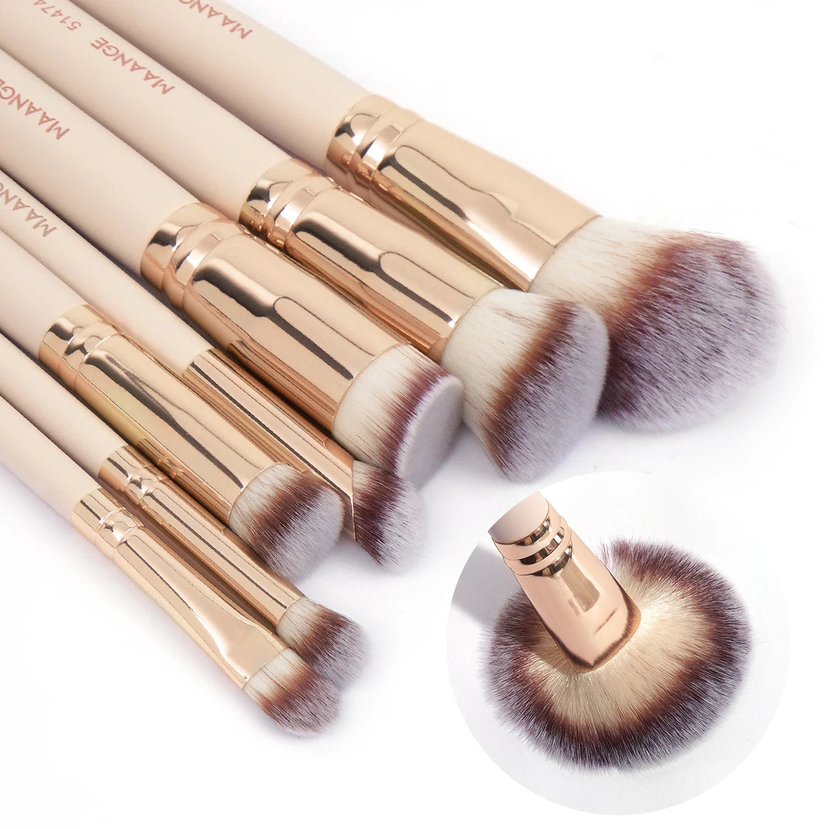 MAANGE 7-piece soft makeup brush set for various cosmetic applications.