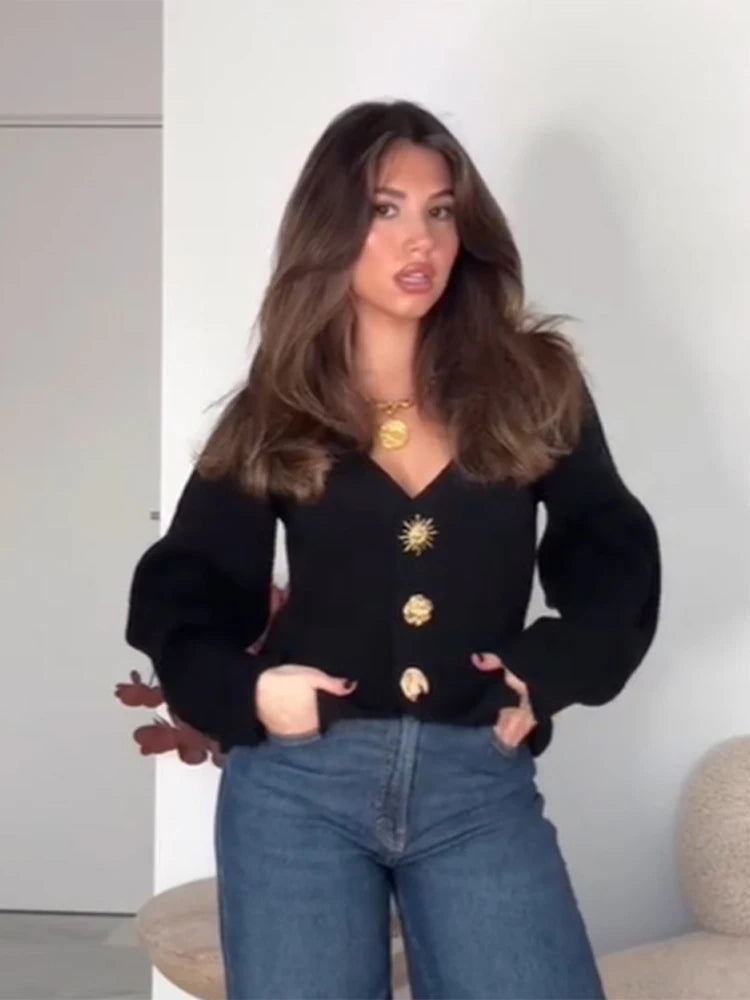 A stylish women's V-neck knitted cardigan for spring, featuring long sleeves, single-breasted design, and Y2K street fashion