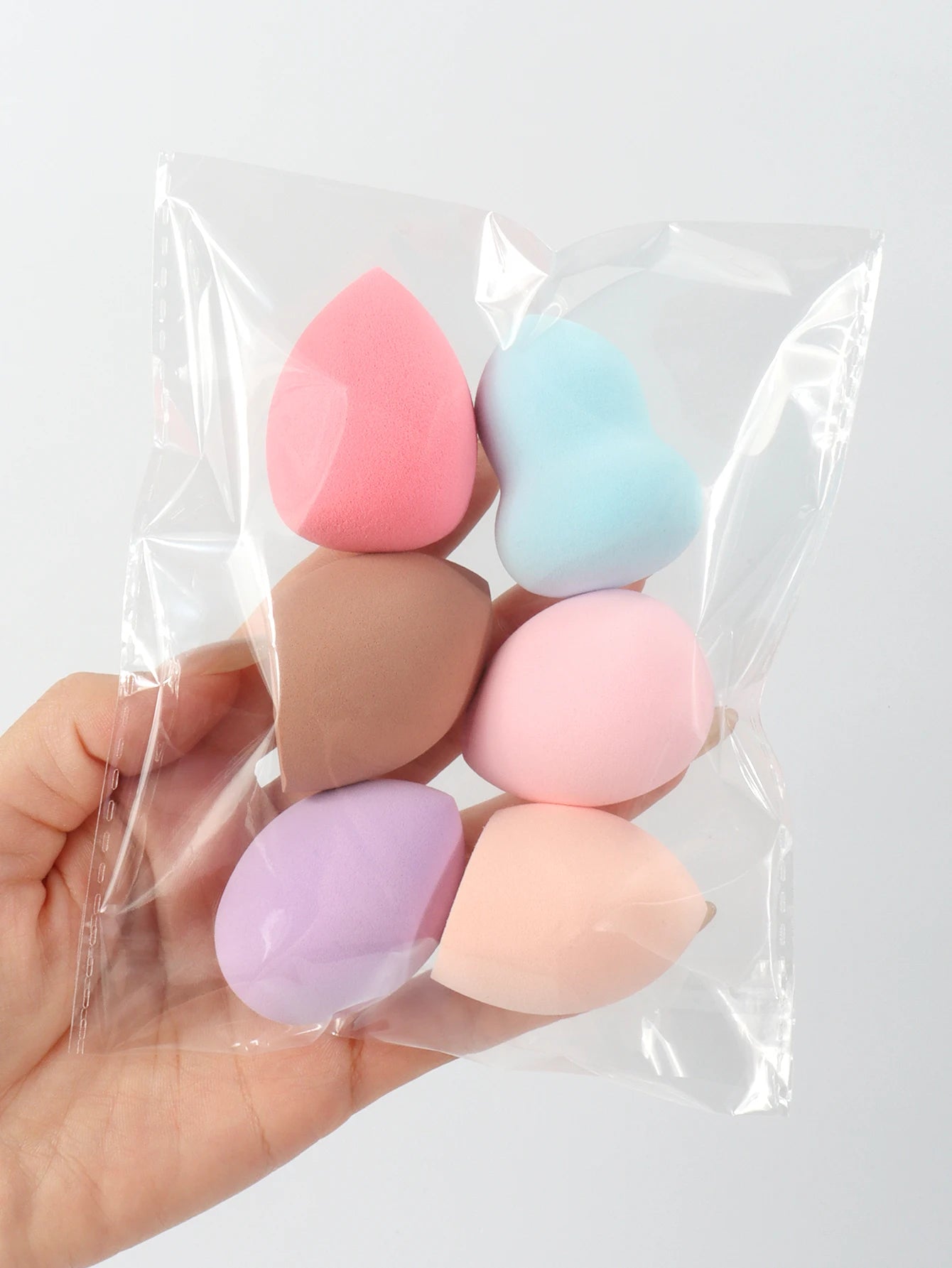 Medium Beauty Sponge Set – Multiple Sizes (6-60 pcs), Random Colors for Flawless Foundation & Powder Application