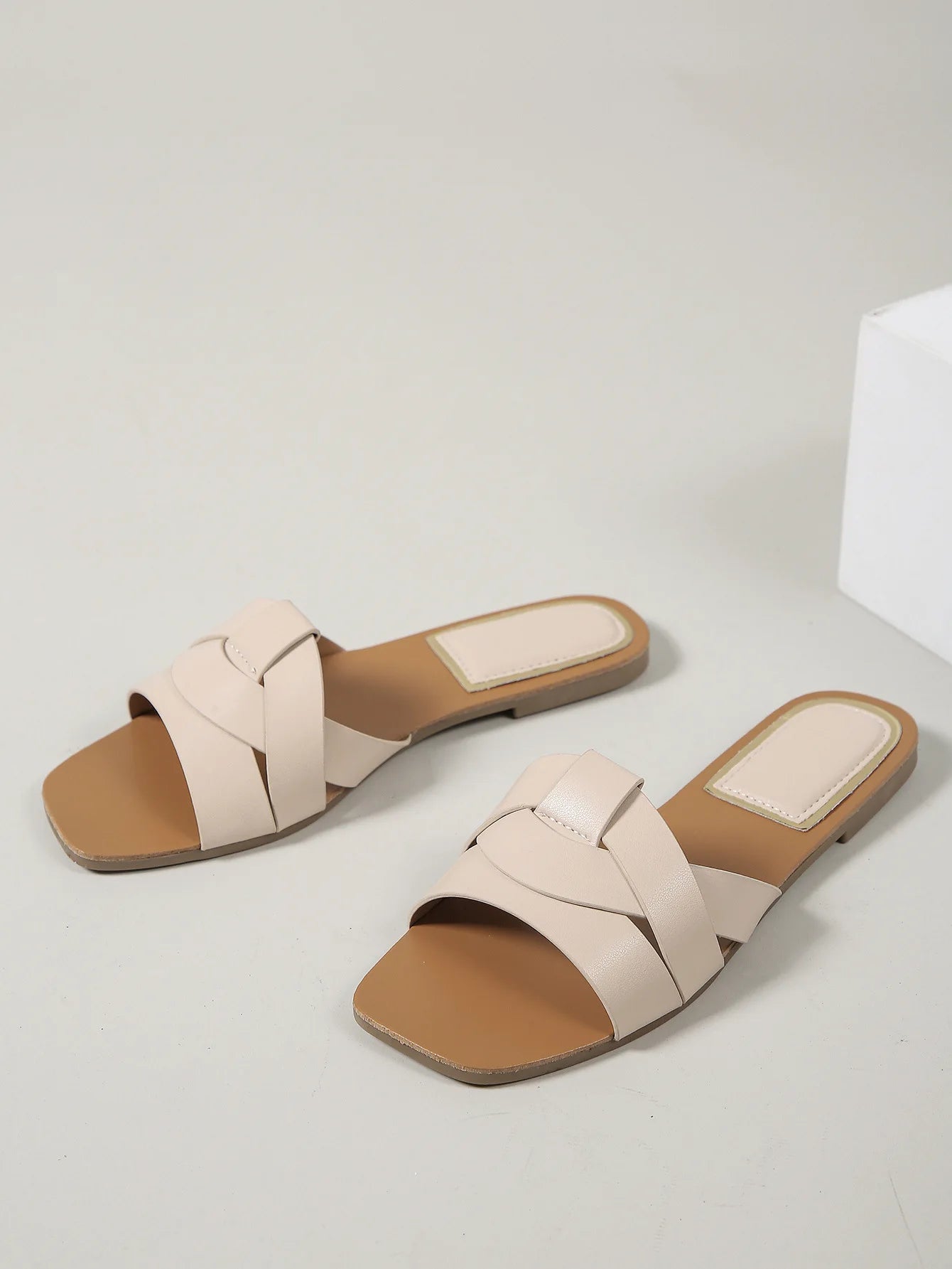 Hot Selling Summer Sandals – Women's Metal Square Toe Flats with Low Heel