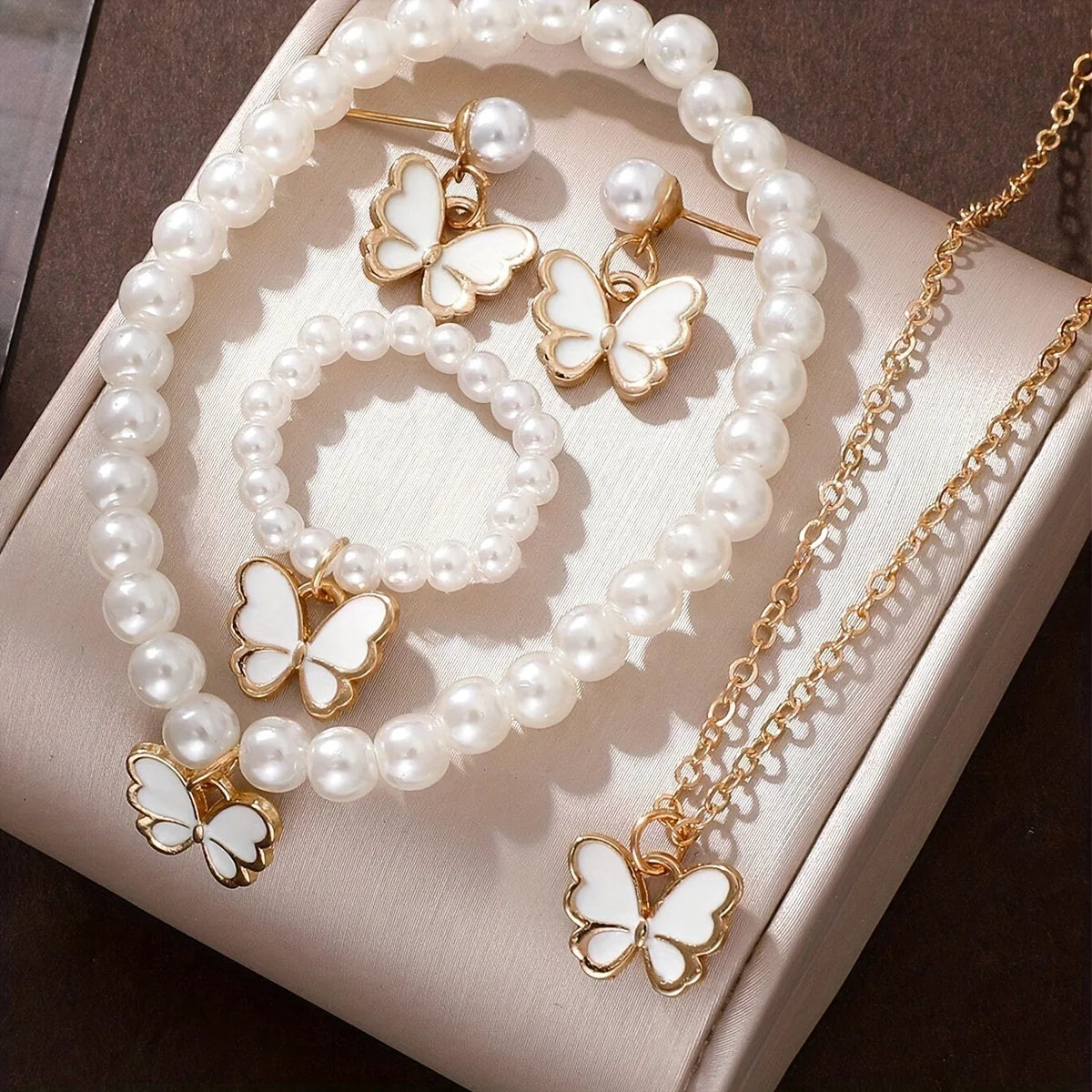 Women's Lucky Clover Jewelry Set – Bracelet, Earrings & Necklace