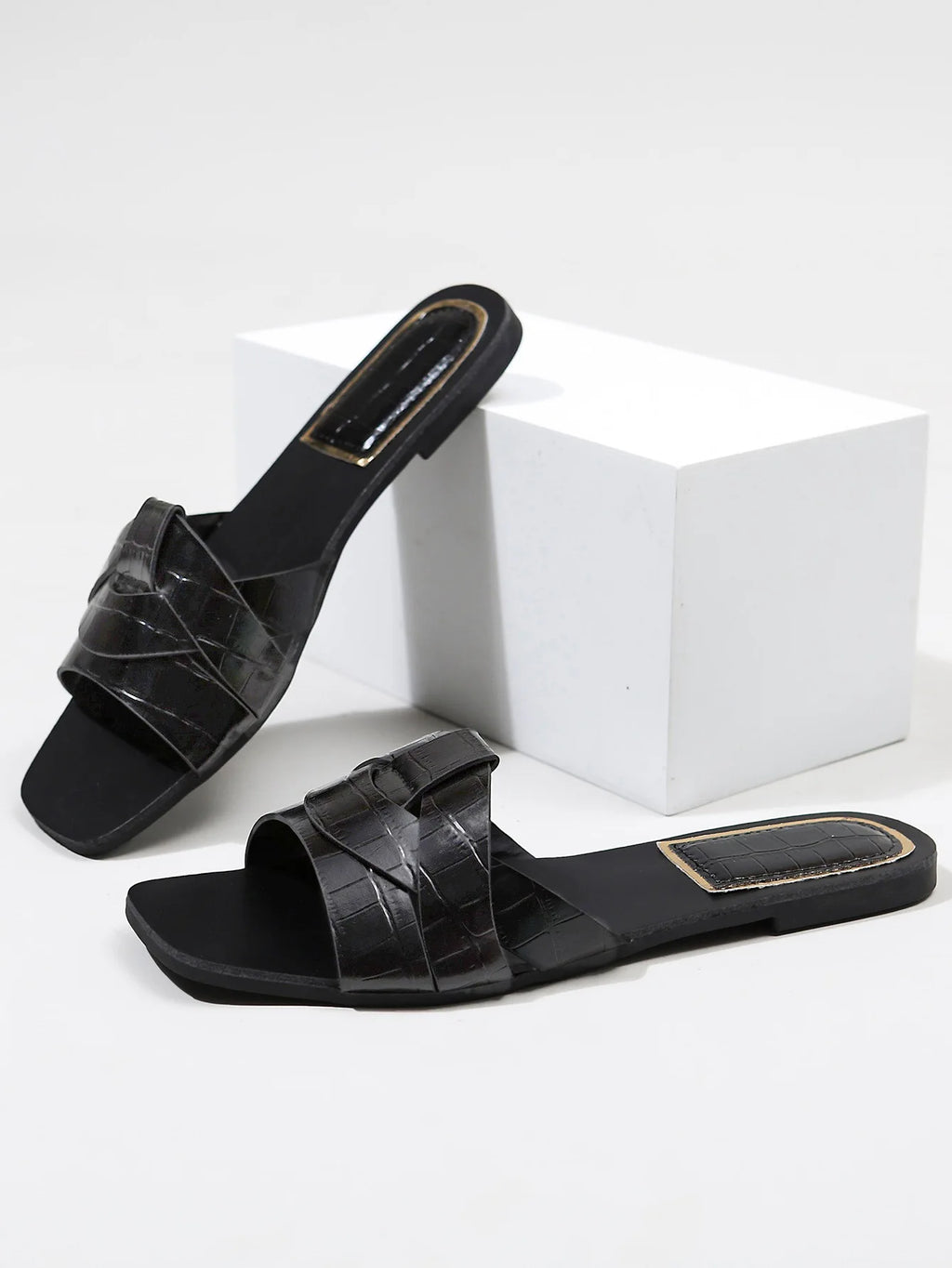 Hot Selling Summer Sandals – Women's Metal Square Toe Flats with Low Heel