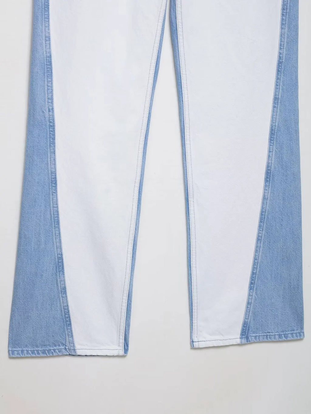 vintage denim women's outfit with a long-sleeve coat and wide-leg jeans