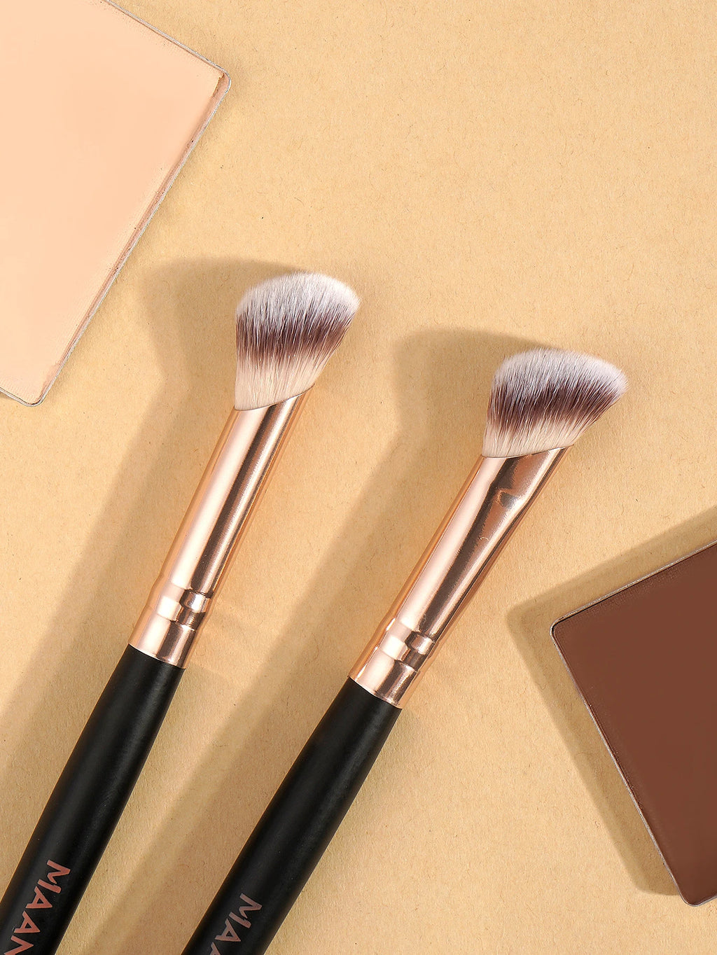 MAANGE 4-Piece Basic Makeup Brush Set – Dual-Ended Foundation, Powder & Eyeshadow with Case