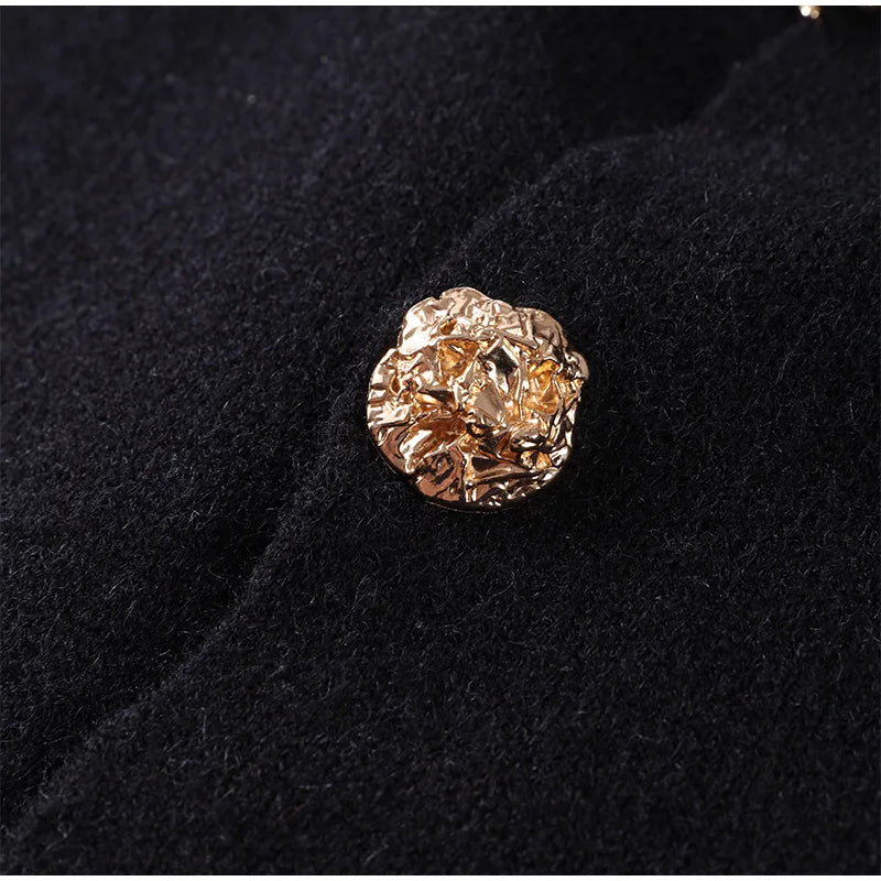 A stylish women's V-neck knitted cardigan for spring, featuring long sleeves, single-breasted design, and Y2K street fashion