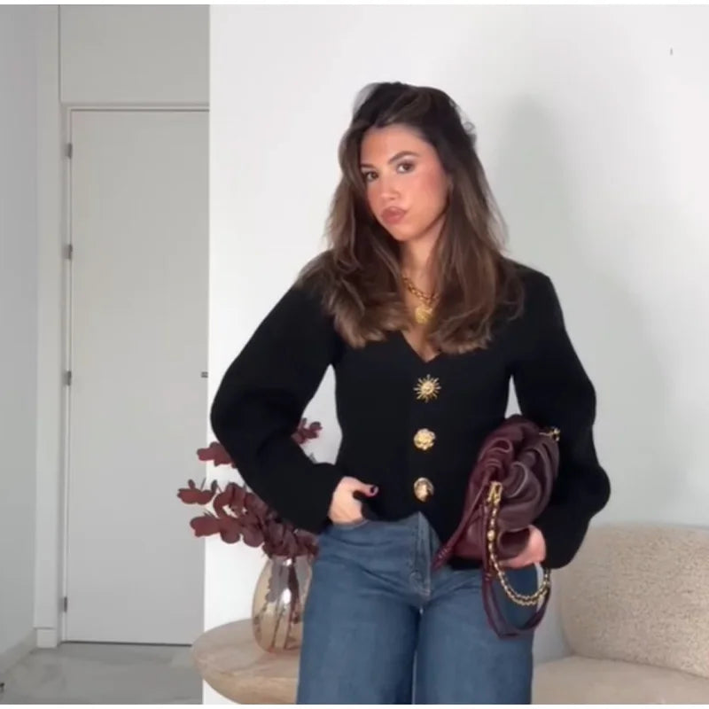 A stylish women's V-neck knitted cardigan for spring, featuring long sleeves, single-breasted design, and Y2K street fashion