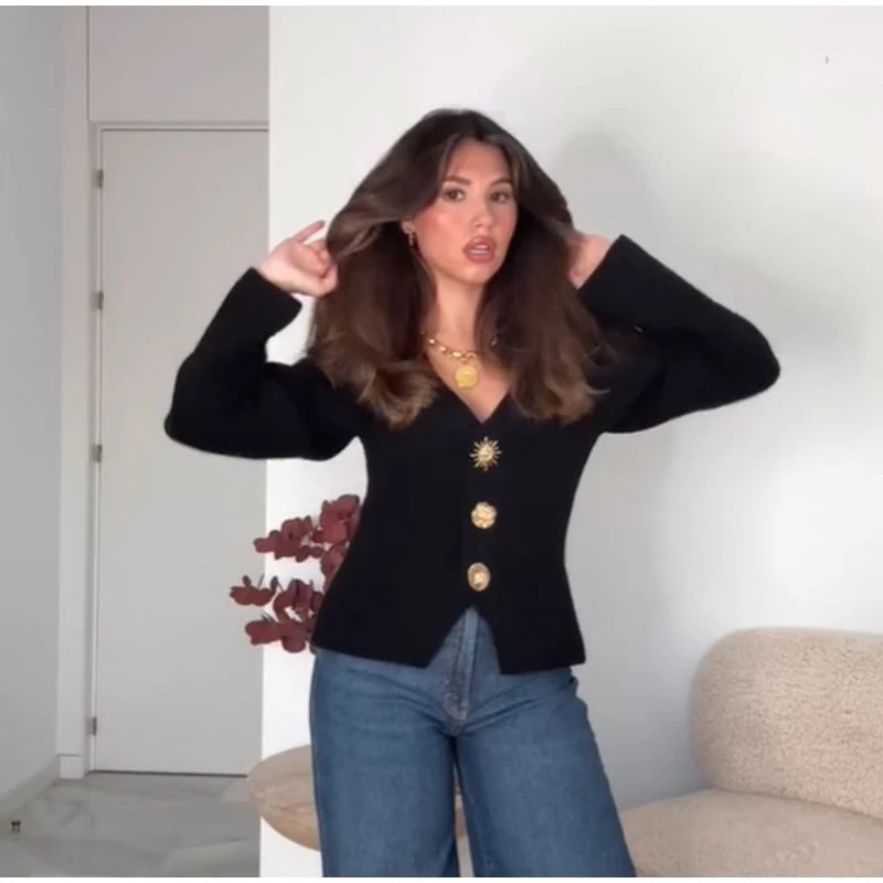 A stylish women's V-neck knitted cardigan for spring, featuring long sleeves, single-breasted design, and Y2K street fashion